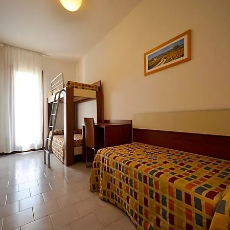 Hotel Spacious With Private Garden And Shared Pool By Beahost Bibione