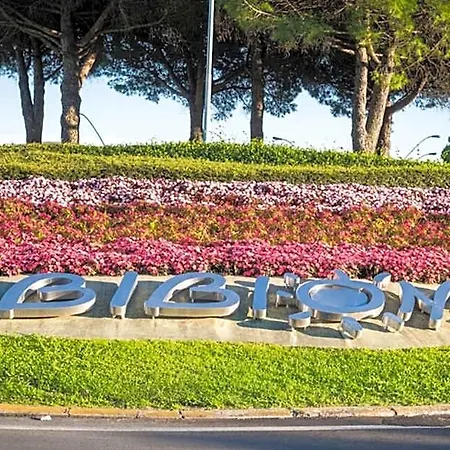 Hotel Spacious With Private Garden And Shared Pool By Beahost Bibione